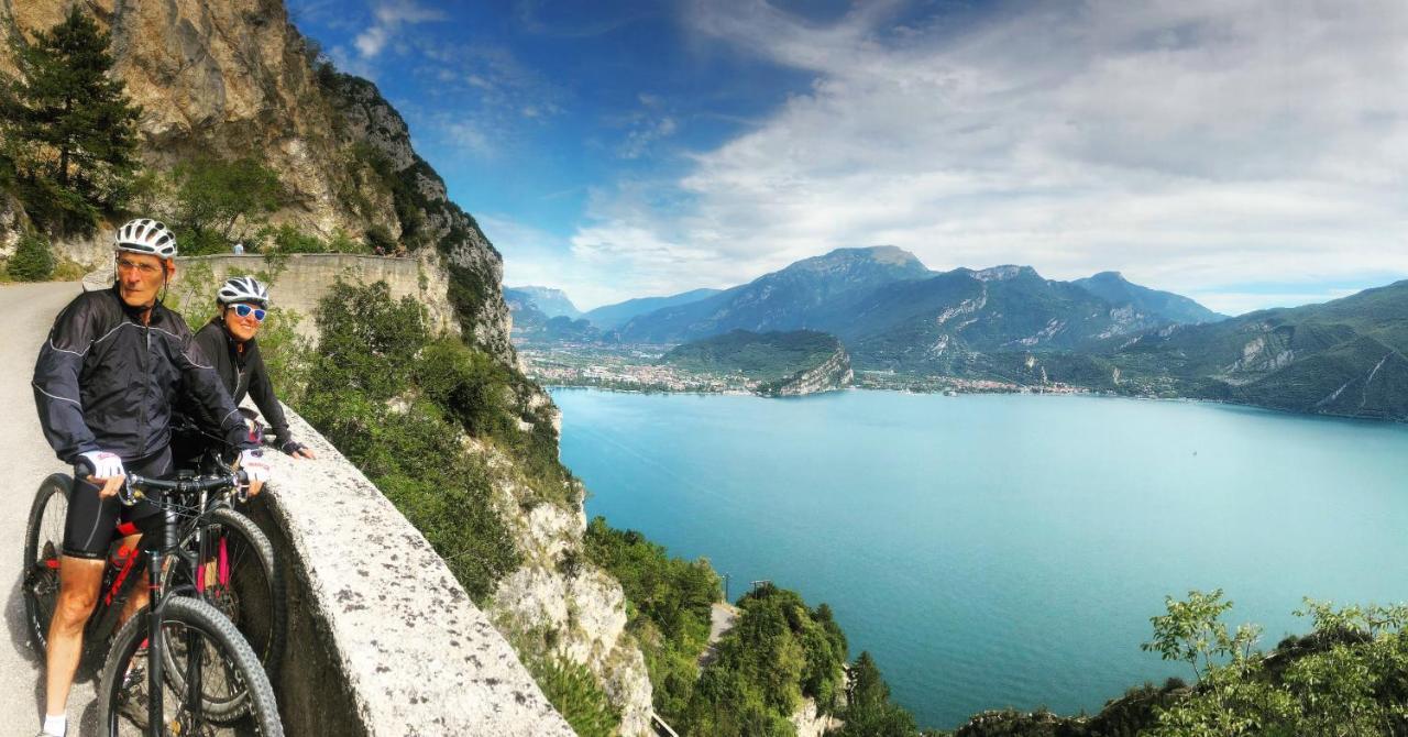 Club Nautico - Phoenix Studio Lake View Riva del Garda Buitenkant foto