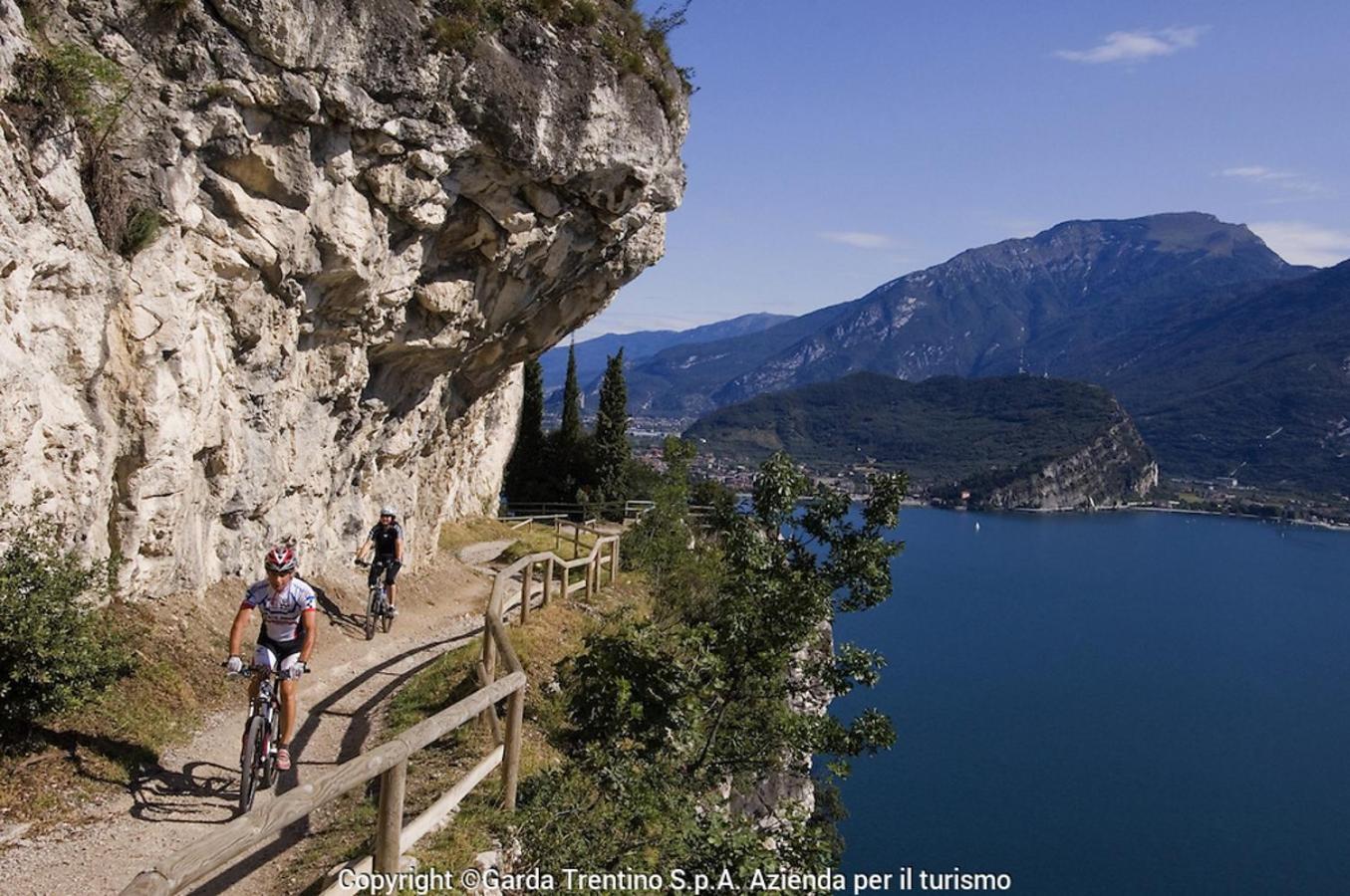 Club Nautico - Phoenix Studio Lake View Riva del Garda Buitenkant foto
